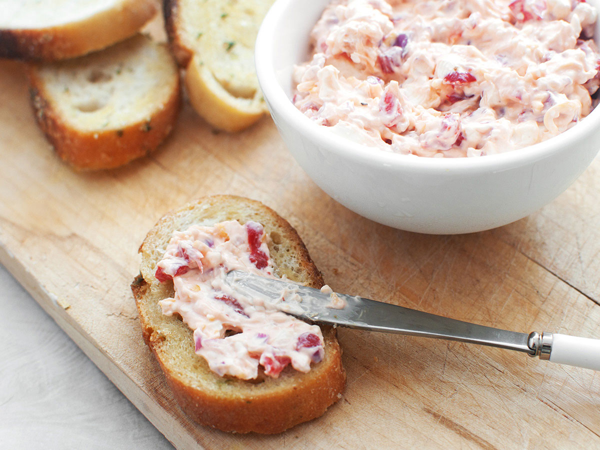 Rote-Zwiebeln Frischkäse